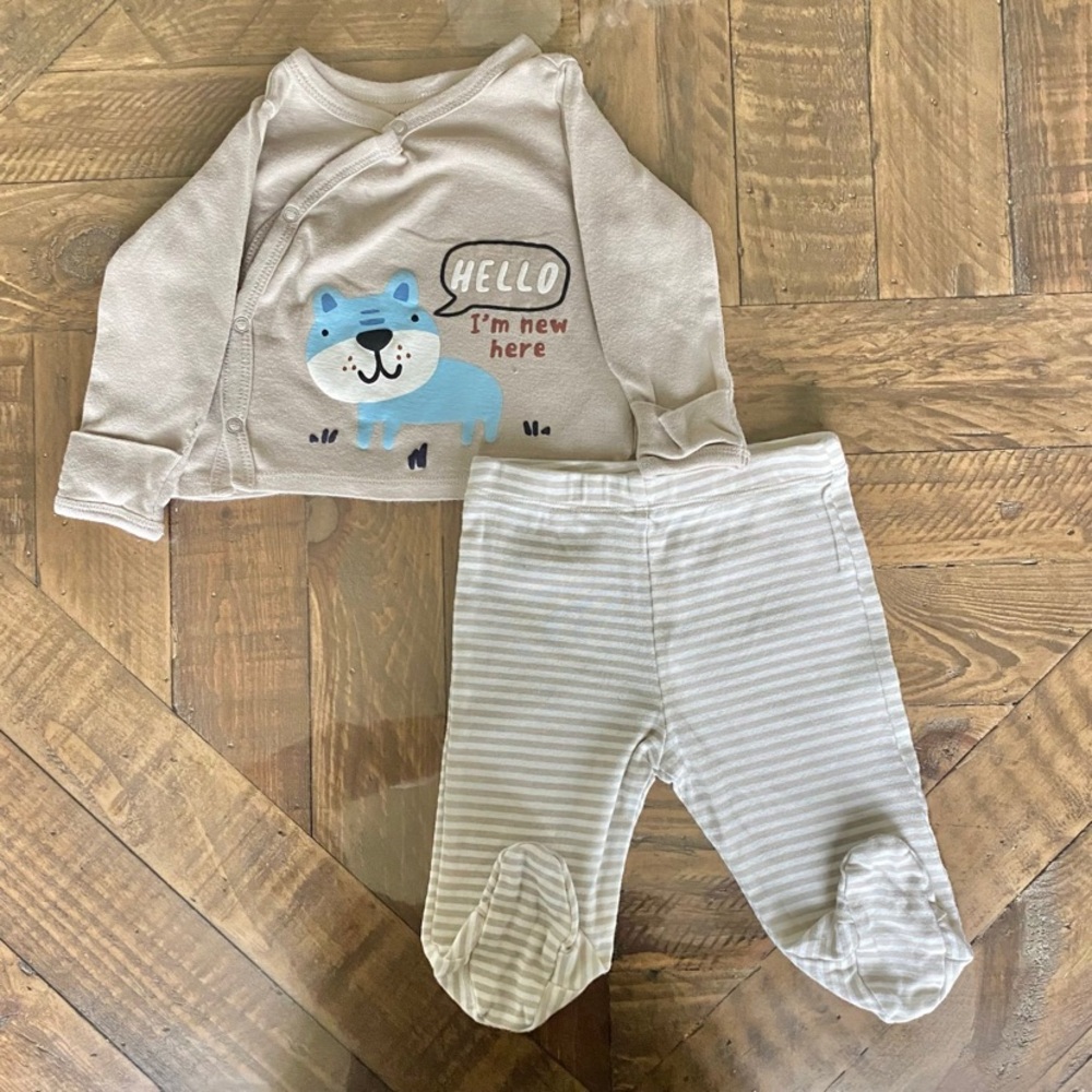 Gerber 0-3 months “Hi I’m new here” outfit